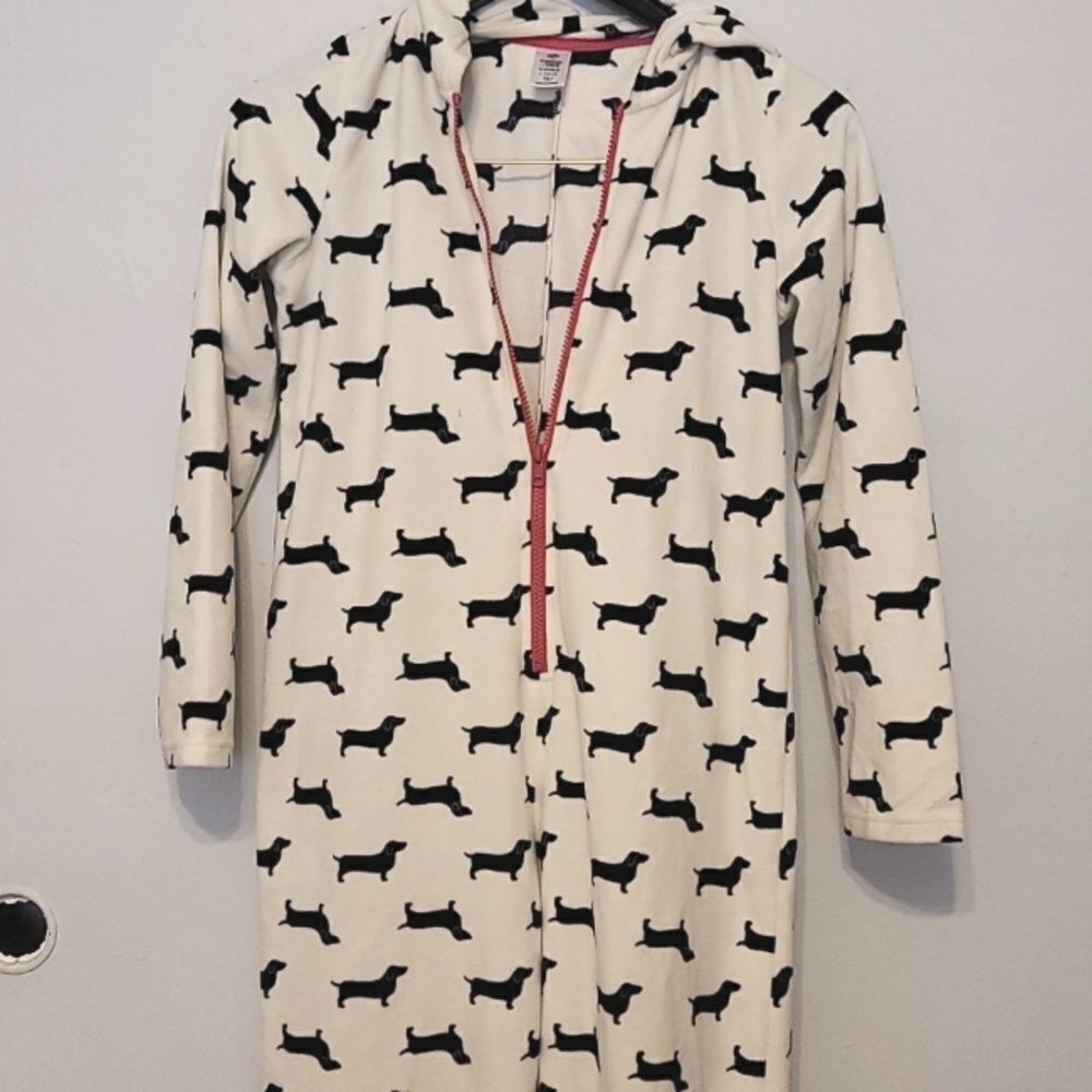 - Tucker +tate one piece pajamas‎ size large (10/12)